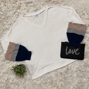 Hailey & Co V-neck Ribbed Top 💗 Cream Gray & Blue